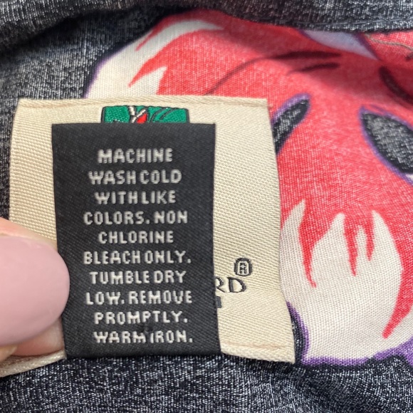 Tori Richard Hawaiian Shirt. Made in Hawaii. - Picture 4 of 5